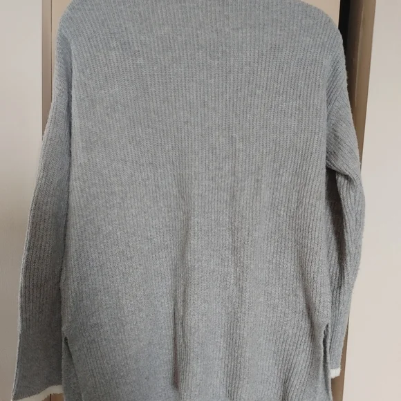 Cardigan - Picture 5 of 6